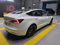 تسلا موديل 3